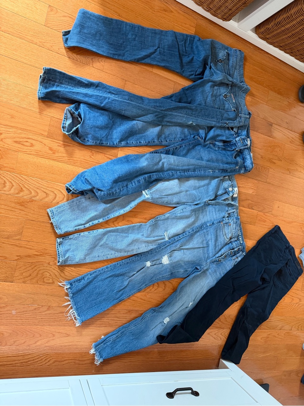 5 pairs of Designer Jeans Bundle 27/28 Agolde, Ag, Good American , Hudson , Jcre